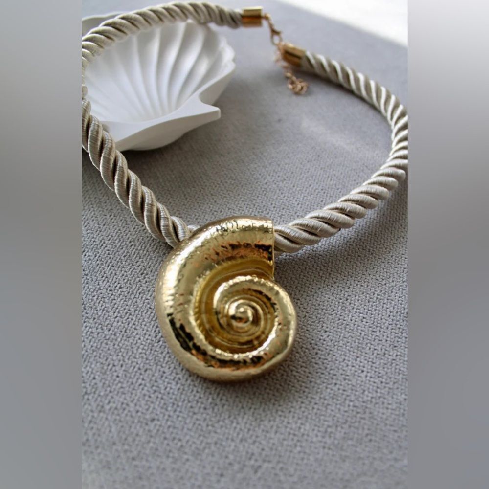 Shell necklace   M302